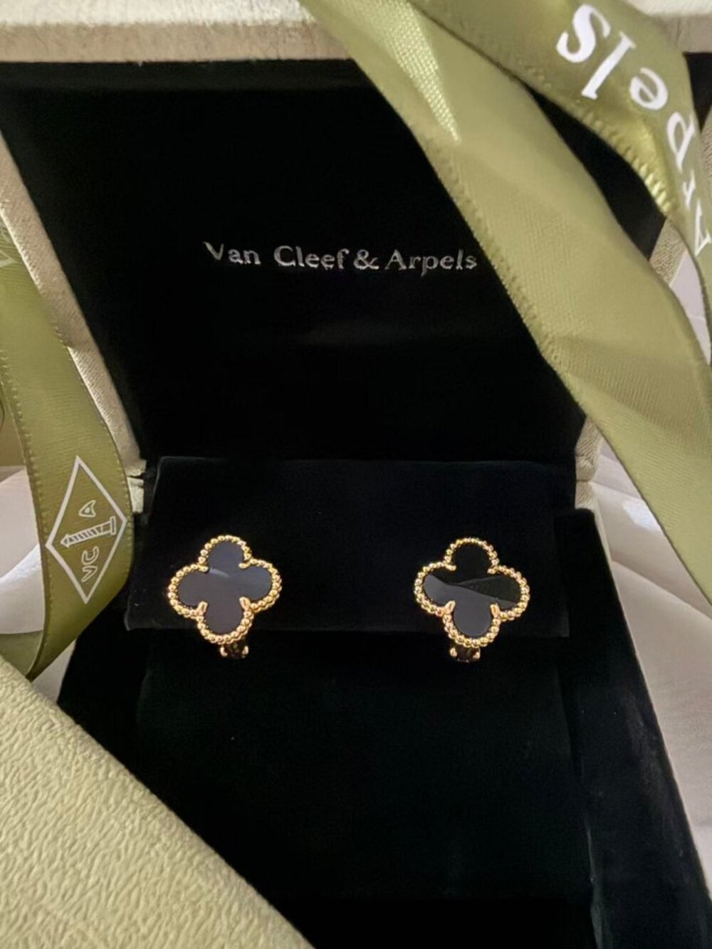 ✨Van Cleef & Arpels Earrings✨